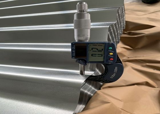 comprar Chapa de Telhado Galvanizada Ondulada SGCH Regular Spangle com Largura Efetiva de 650mm e Revestimento de Zinco de 60–275g/m² online manufacture