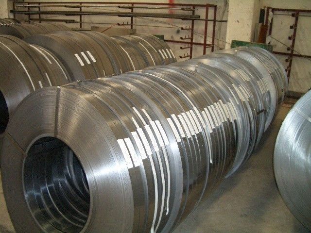 JIS G 3141 SPCC / SPCD / SPCE Faixa de aço laminada a frio com borda de moinho e borda de fenda