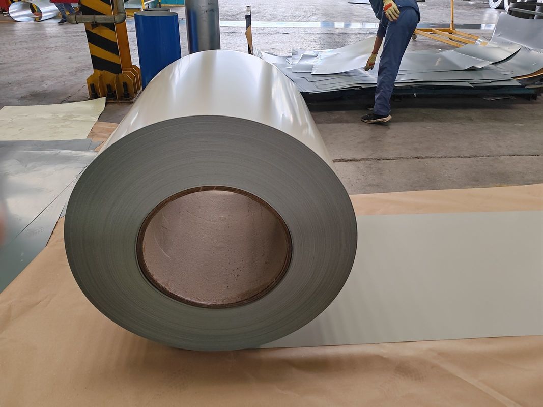 1.2mm Bobina de Aço Colorida Pré-pintada com Resistência ao Escoamento de 180–320MPa e Revestimento Superior de 10–25µm para Painéis de Cercas