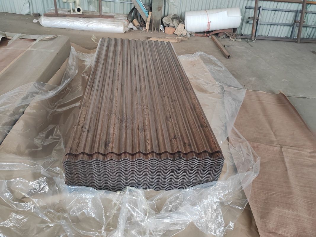 Folhas de telhado de metal galvanizado ondulado de 0,14 ∼1,50 mm com revestimento de zinco de 30 ∼275 g/m2 para telhados e painéis de parede