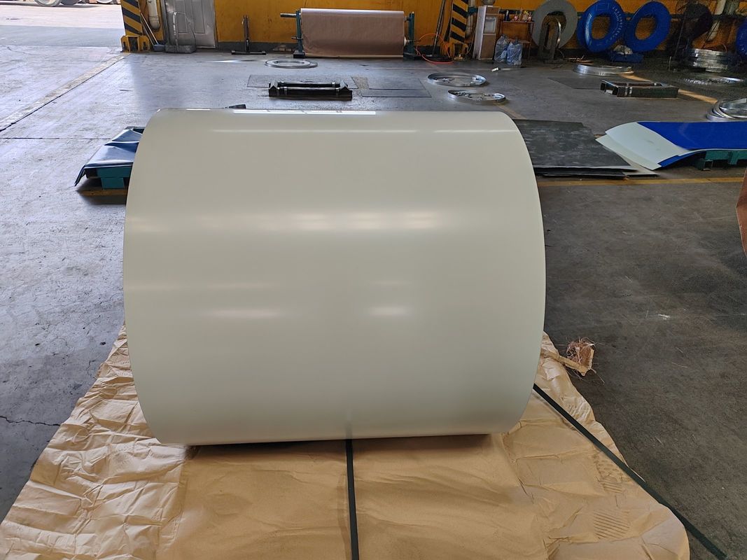 Bobina de Aço Pré-Pintada PVDF 700–1250mm de Largura com Tensão de Escoamento de 180–320MPa para Painéis de Construção e Revestimento Exterior