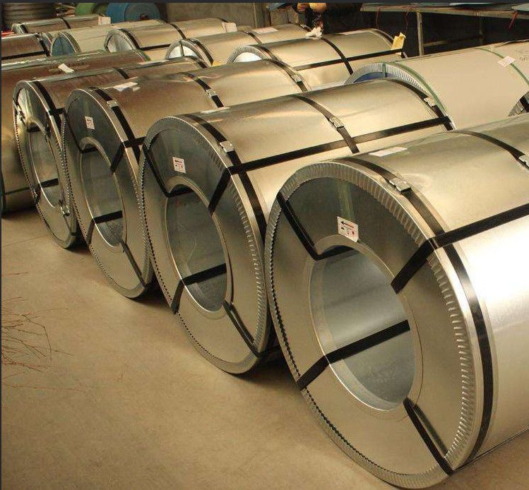 Bobina de Aço Galvanizado a Quente Z60–Z275 com Largura de 1000–1250mm para Fabricação Industrial e Fornecimento de Exportação, Embalada para Navegação