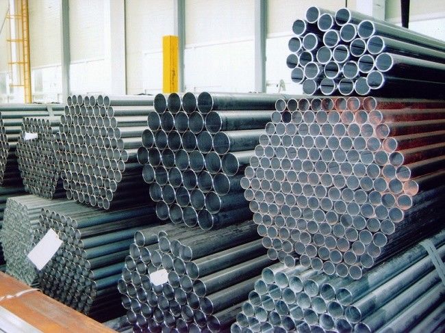 Tubos de aço soldados redondos / quadrados / retangulares / elípticos ERW com acabamento galvanizado e de superfície preta
