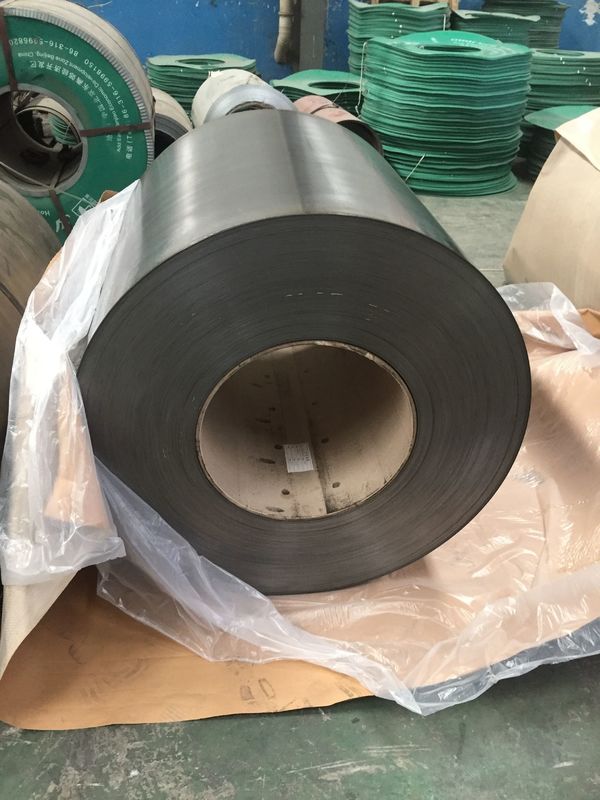 0.70 ≈ 1.50 mm Faixa de aço laminada a frio e recoberta em preto contínuo para tubos de soldagem, canais C, arestas de aço e aplicações de resfriamento