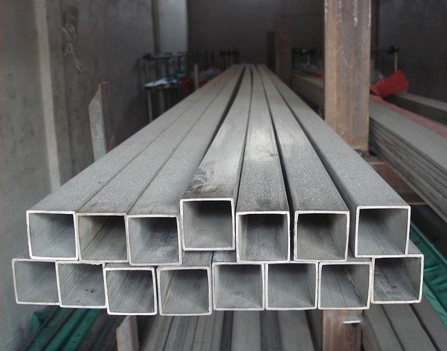 Tubos de aço galvanizados ou oleados, redondos e quadrados, de aço soldado, para aplicações estruturais e industriais