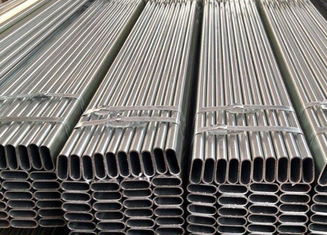 Tubos de aço soldados com acabamento de superfície galvanizado, oleado e preto