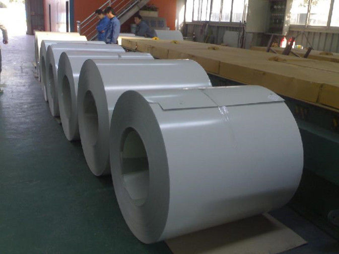 JIS G3312 DX51D+Z bobinas de aço coloridas pré-pintadas 0,12 ∼1,20 mm 700 ∼1250 mm para telhados e painéis de construção