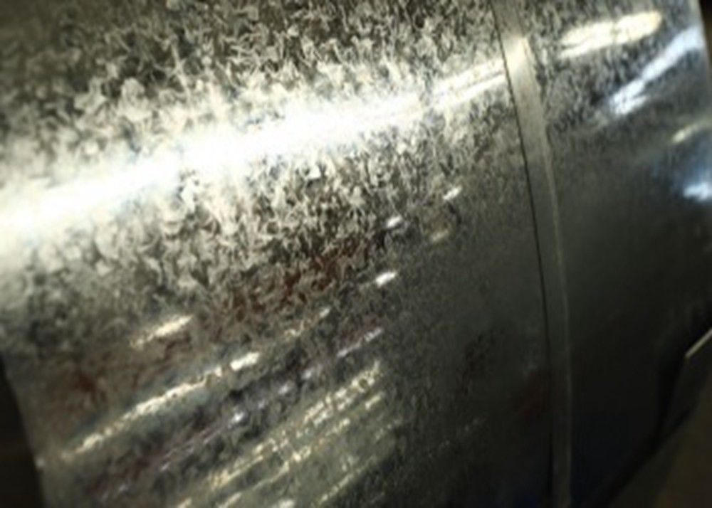 Bobina de Aço Galvanizado a Quente JIS G3302 com Brilho Normal Oleado com Largura de 35–1250mm para Painéis de Mobiliário e Processamento de Chapas