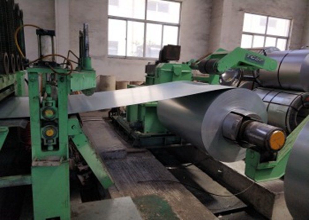 Tira de aço galvanizado a quente Z60–Z180 de 0,2 mm com largura de 20–630 mm para corte e fabricação industrial