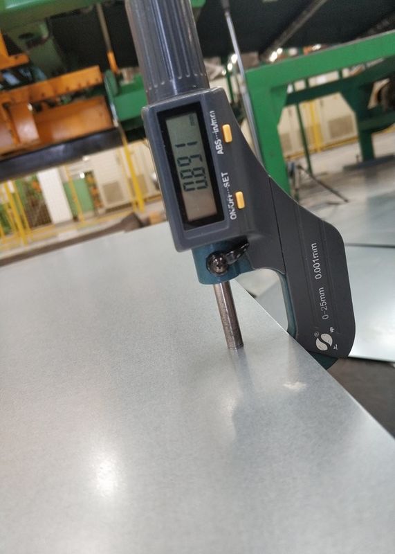 1000 mm Largura 0,75 mm Chapa de aço galvanizado a quente Z275 Spangle regular para construção e fabricação