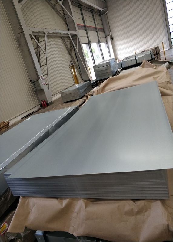 1000 mm Largura 0,75 mm Chapa de aço galvanizado a quente Z275 Spangle regular para construção e fabricação