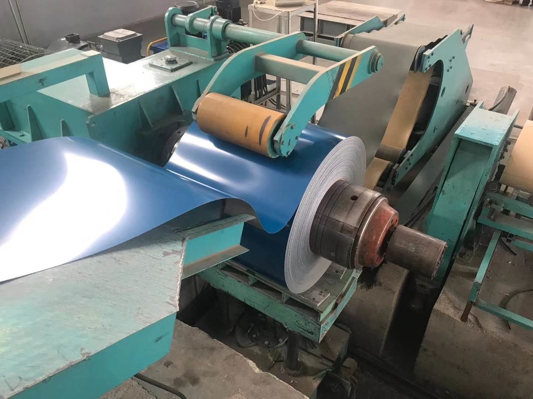 DX51D PPGI bobina de aço galvanizado pré-pintada de até 1500 mm de largura para placas de recipientes e aplicações de telhados