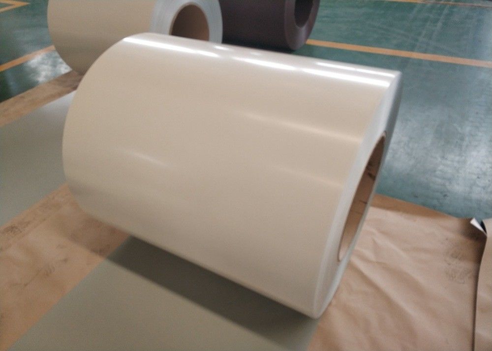 Bobina de Aço Colorida Pré-pintada JIS G3312 PPGI com 1000mm de Largura e Revestimento Superior de 10–20µm para Telhados e Painéis de Construção