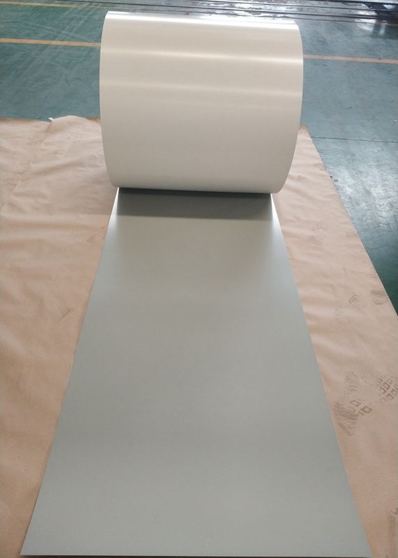 Bobina de Aço Colorida Pré-pintada JIS G3312 PPGI com 1000mm de Largura e Revestimento Superior de 10–20µm para Telhados e Painéis de Construção