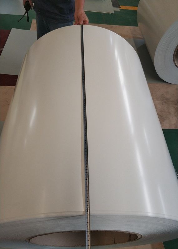 Bobina de Aço Colorida Pré-pintada JIS G3312 PPGI com 1000mm de Largura e Revestimento Superior de 10–20µm para Telhados e Painéis de Construção