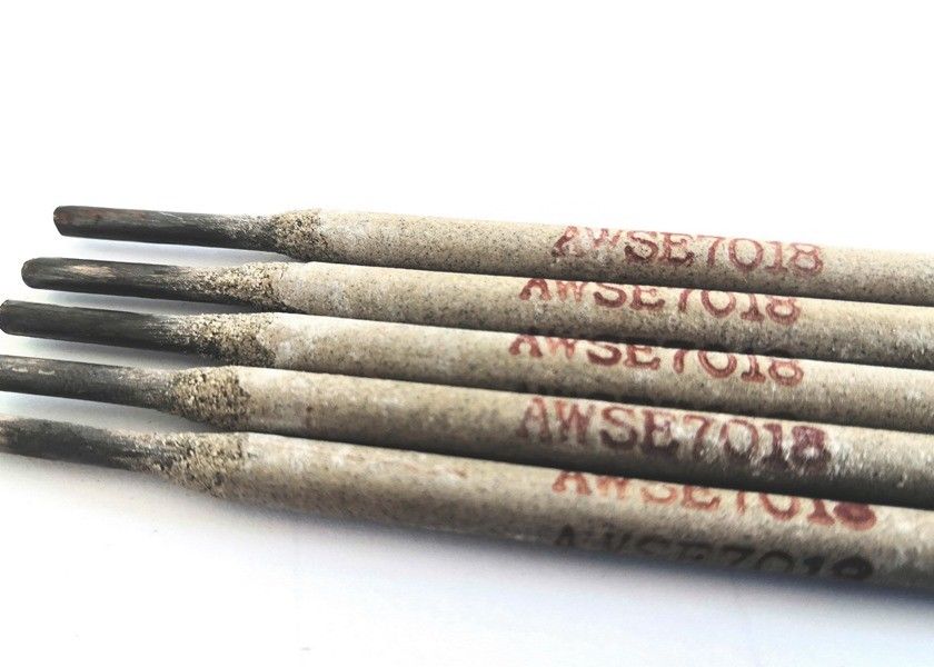 Eletrodo de soldagem com bastão de baixo hidrogênio AWS E7018 para estruturas de aço carbono e aço de baixa liga