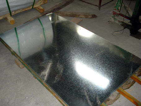 Chapa de aço galvanizado a quente SGCC Z40–Z275 com imersão a quente de 0,15–3,8 mm JIS G3302 para aplicações de construção e industriais